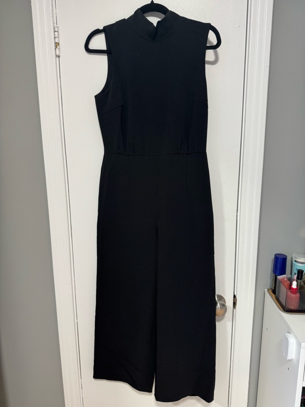 Club monaco cropped leg black jumpsuit with tie back size 4